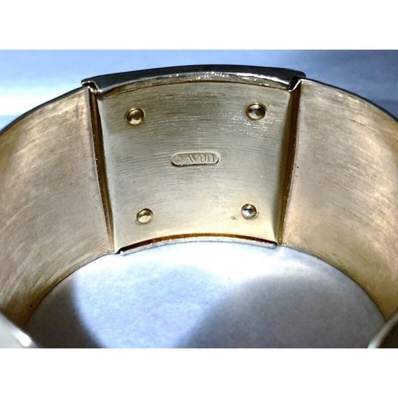 Vintage Avon Gold Tone Creamy Lucite Square Cuff Bracelet Mid Century Modern - Picture 10 of 10